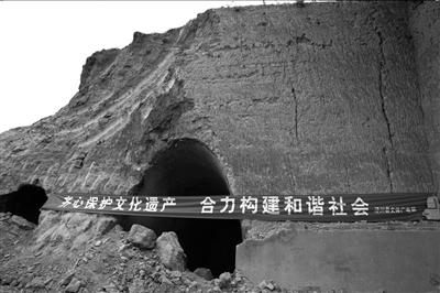 甘肃修铁路破坏千年古城墙 建设方：调整设计不现实